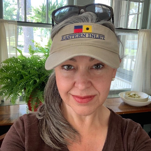 Meet your Posher, Alison - Picture 1 of 1